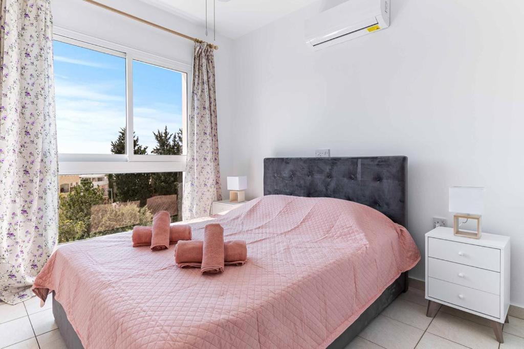 Penthouse Carina Apartment Paphos Bagian luar foto